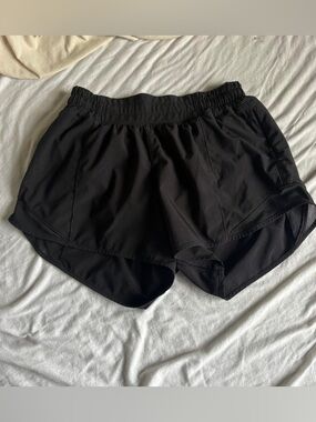 Lululemon black hotty hot shorts